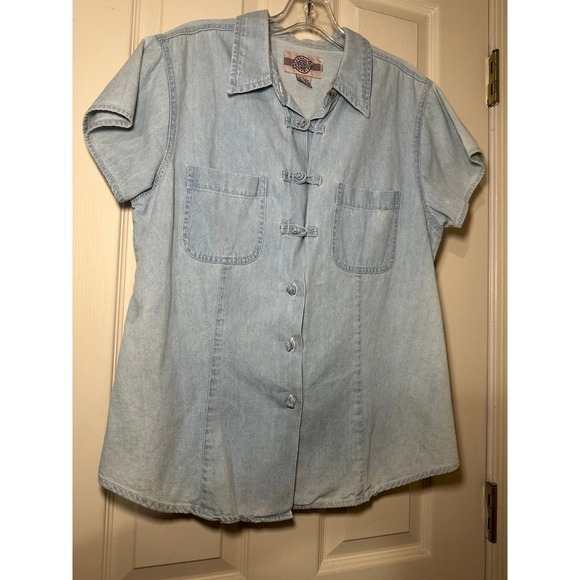 Vintage Denim Republic Denim knot style button-up shirt with a fitted type curva - Picture 4 of 9